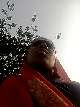 Snapshot of Hot-honi chatting on 11-19-25, 09:53 Hot-honi online show from 11-19-25, 09:53