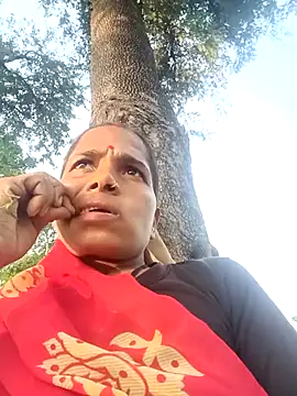 Snapshot of Hot-honi chatting on 11-21-25, 10:47 Hot-honi online show from 11-21-25, 10:47