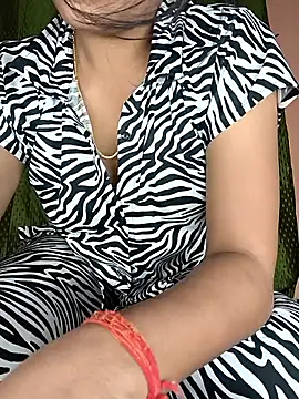 Snapshot of Hott_Archana chatting on 11-27-25, 06:32 Hott Archana online show from 11-27-25, 06:32