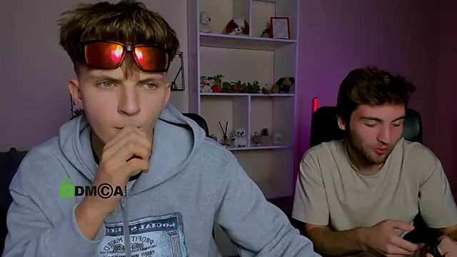 Snapshot of travis_wolf_ chatting on 10-04-25, 07:01 travis wolf online show from 10-04-25, 07:01