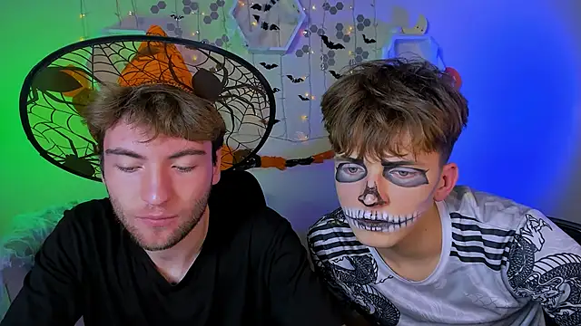 Snapshot of travis_wolf_ chatting on 10-23-25, 06:39 travis wolf online show from 10-23-25, 06:39