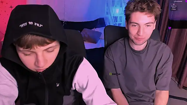 Snapshot of travis_wolf_ chatting on 12-17-25, 08:59 travis wolf online show from 12-17-25, 08:59