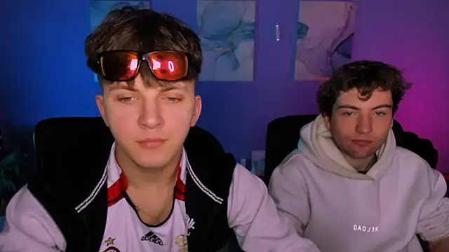 Snapshot of travis_wolf_ chatting on 02-19-26, 10:00 travis wolf online show from 02-19-26, 10:00