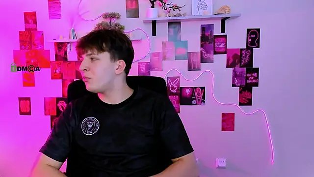 travis wolf  online show from 03-25-26, 09:48