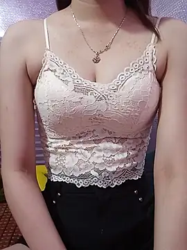 Snapshot of CherryBeii chatting on 05-15-26, 11:45 CherryBeii online show from 05-15-26, 11:45