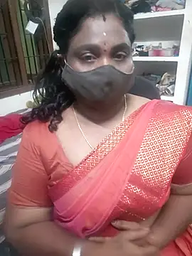 Snapshot of Tamil_Kavitha10 chatting on 07-02-26, 04:02 Tamil Kavitha10 online show from 07-02-26, 04:02