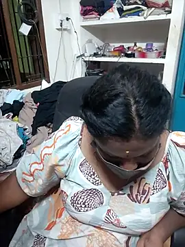 Snapshot of Tamil_Kavitha10 chatting on 07-13-26, 06:00 Tamil Kavitha10 online show from 07-13-26, 06:00