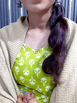 Snapshot of siya_rani67 chatting on 10-15-25, 10:15 siya rani67 online show from 10-15-25, 10:15