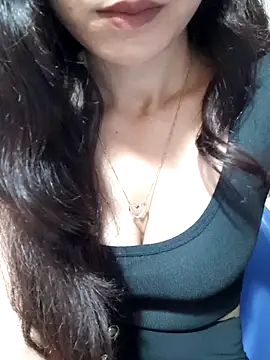 Snapshot of siya_rani67 chatting on 10-24-25, 04:03 siya rani67 online show from 10-24-25, 04:03