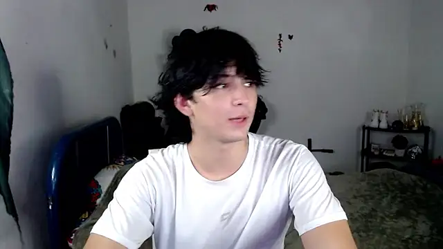 Snapshot of big_lunatic chatting on 11-02-25, 12:24 big lunatic online show from 11-02-25, 12:24