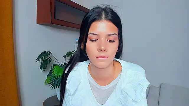 Snapshot of JoCauterucci chatting on 10-11-25, 06:56 JoCauterucci online show from 10-11-25, 06:56