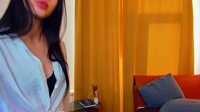 Snapshot of JoCauterucci chatting on 11-16-25, 07:03 JoCauterucci online show from 11-16-25, 07:03