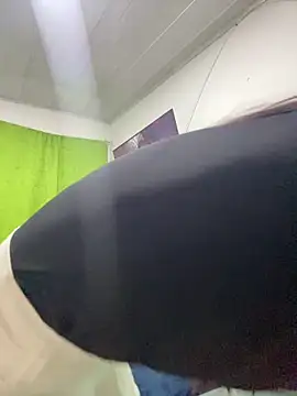 Snapshot of sashaxxx1630 chatting on 10-06-25, 04:43 sashaxxx1630 online show from 10-06-25, 04:43