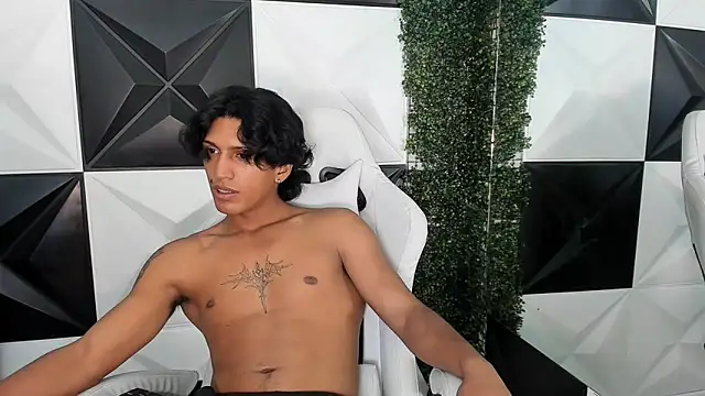 bull cam online show from 11-17-25, 06:24