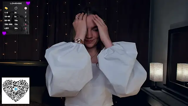 Snapshot of KerenFurguson chatting on 09-26-25, 07:40 KerenFurguson online show from 09-26-25, 07:40