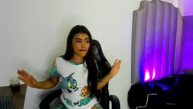 Snapshot of Miaa_Rosse chatting on 10-19-25, 12:39 Miaa Rosse online show from 10-19-25, 12:39