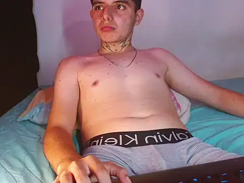 Snapshot of NoahAyala chatting on 11-27-25, 06:37 NoahAyala online show from 11-27-25, 06:37