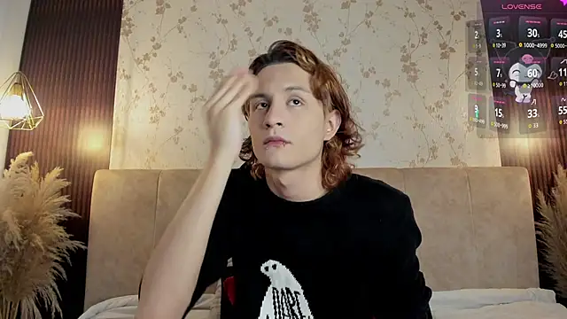 Snapshot of DarcyCullen chatting on 09-23-25, 11:24 DarcyCullen online show from 09-23-25, 11:24