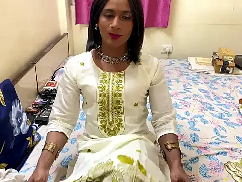 LuvLayla online show from 11-26-25, 08:10