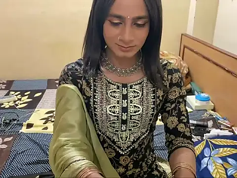 LuvLayla online show from 02-11-26, 04:45