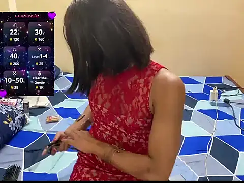 LuvLayla online show from 04-25-26, 07:33