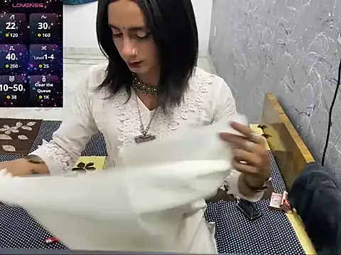 LuvLayla online show from 06-24-26, 08:19