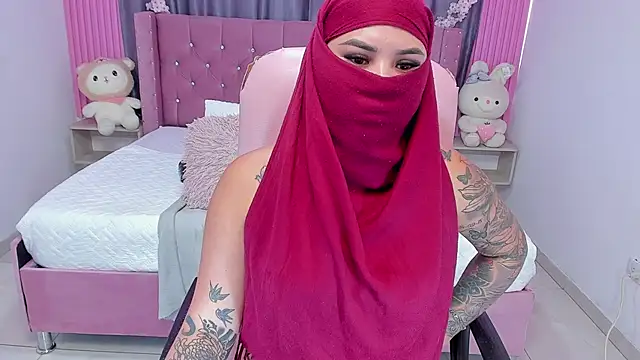 Nayla-Mouna online show from 09-16-25, 07:48