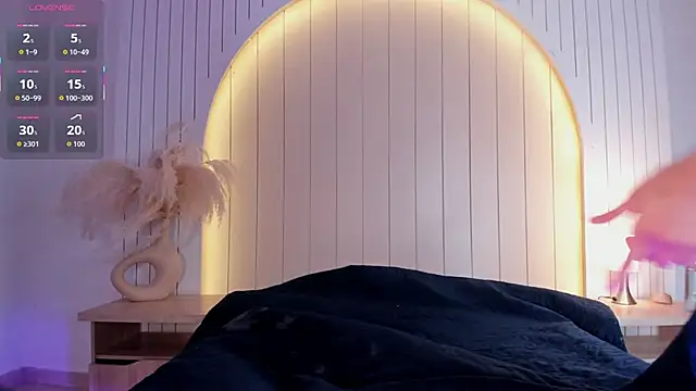 ALICESANDOVAL online show from 04-11-26, 11:14