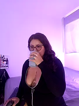 Vesper Vixen online show from 11-24-25, 03:56