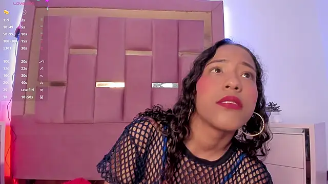 Snapshot of AikoSnow chatting on 10-10-25, 04:50 AikoSnow online show from 10-10-25, 04:50