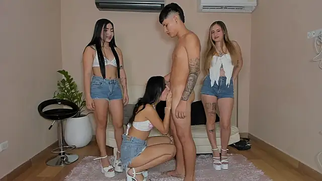 Goodlatin girls online show from 09-19-25, 01:07