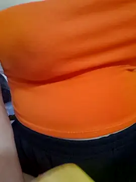 Snapshot of Kiwi_now chatting on 12-17-25, 05:35 Kiwi now online show from 12-17-25, 05:35