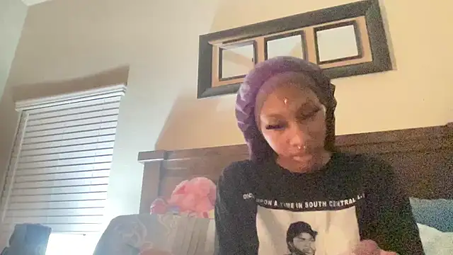 Snapshot of Brooke012 chatting on 10-25-25, 02:30 Brooke012 online show from 10-25-25, 02:30