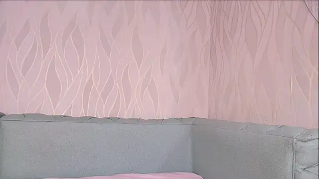 Snapshot of mia_scot chatting on 09-23-25, 11:57 mia scot online show from 09-23-25, 11:57