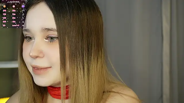 Snapshot of Lina_Glow chatting on 12-23-25, 06:55 Lina Glow online show from 12-23-25, 06:55