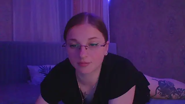 Snapshot of Star_Girlish chatting on 11-12-25, 09:36 Star Girlish online show from 11-12-25, 09:36