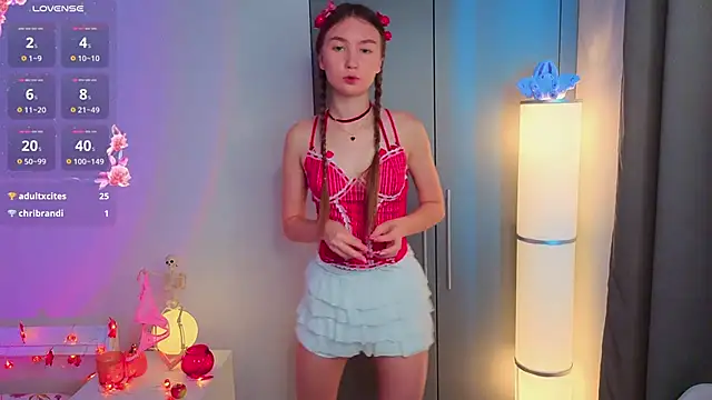 ElfredaTupy online show from 10-17-25, 06:27