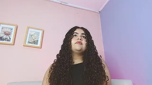 Snapshot of lourdes_moon22 chatting on 09-24-25, 12:41 lourdes moon22 online show from 09-24-25, 12:41