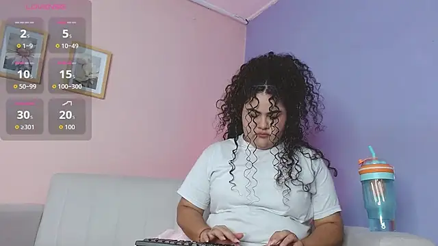 Snapshot of lourdes_moon22 chatting on 10-09-25, 01:09 lourdes moon22 online show from 10-09-25, 01:09