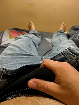 Normalludo0202 online show from 11-13-25, 04:17