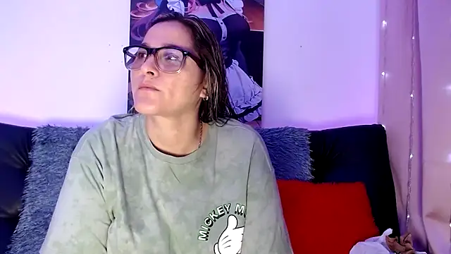 Snapshot of LAHILA_COOPERR chatting on 10-25-25, 12:23 LAHILA COOPERR online show from 10-25-25, 12:23