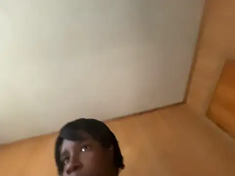 Snapshot of saltlightEmber chatting on 01-18-26, 08:12 saltlightEmber online show from 01-18-26, 08:12