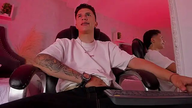 liaamsmiith  online show from 01-09-26, 12:30