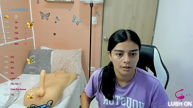 Snapshot of valerihouse chatting on 12-31-24, 09:06 valerihouse online show from 12-31-24, 09:06