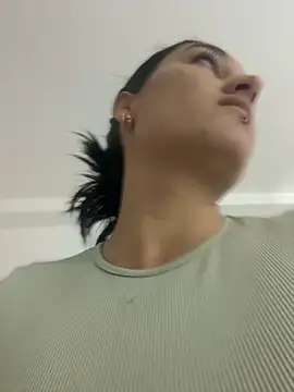 Snapshot of Scarlett_12 chatting on 09-10-25, 01:33 Scarlett 12 online show from 09-10-25, 01:33