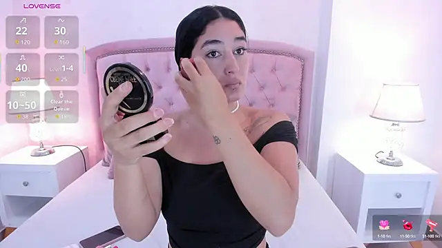 Snapshot of Scarlett_12 chatting on 09-22-25, 03:25 Scarlett 12 online show from 09-22-25, 03:25