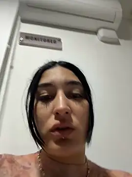 Snapshot of Scarlett_12 chatting on 10-01-25, 12:00 Scarlett 12 online show from 10-01-25, 12:00