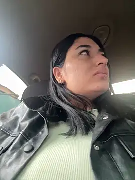 Snapshot of Scarlett_12 chatting on 10-16-25, 11:44 Scarlett 12 online show from 10-16-25, 11:44