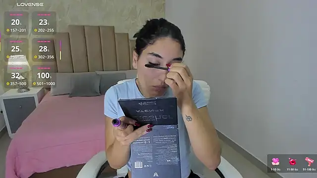 Snapshot of Scarlett_12 chatting on 02-24-26, 11:30 Scarlett 12 online show from 02-24-26, 11:30