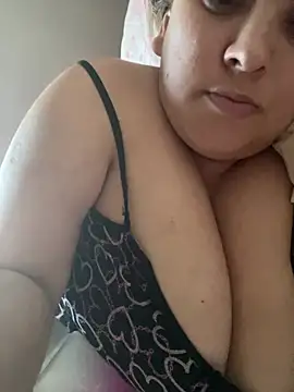 Snapshot of bruna438 chatting on 02-22-26, 09:35 bruna438 online show from 02-22-26, 09:35